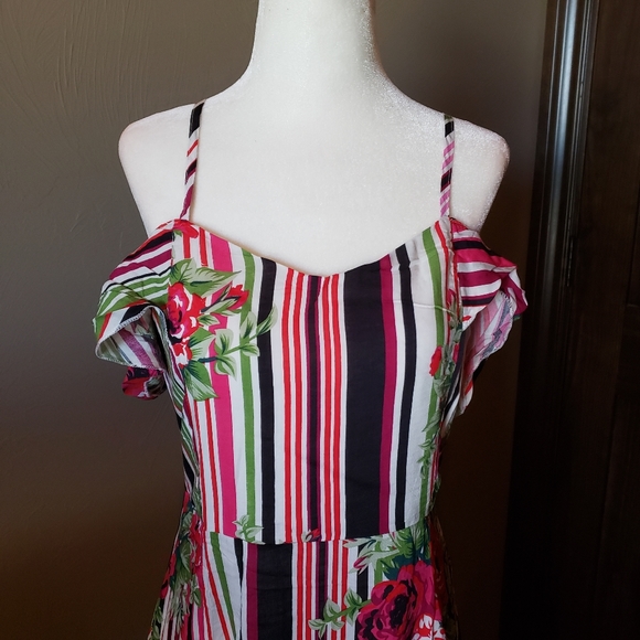 💋🌞Joy & Co cold shoulder maxi - Picture 2 of 4